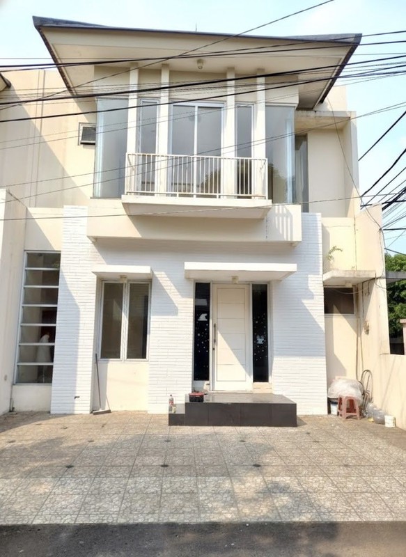 DIJUAL! RUMAH DEKAT DARI BINTARO XCHANGE COCOK UNTUK PASANGAN MUDA