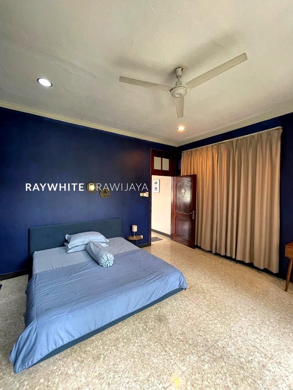 Rumah Lama Lingkungan Tenang Area Pondok Indah