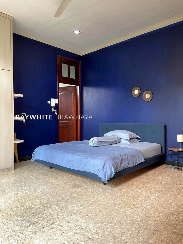 Rumah Lama Lingkungan Tenang Area Pondok Indah