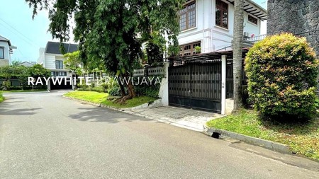 Rumah Lama Lingkungan Tenang Area Pondok Indah