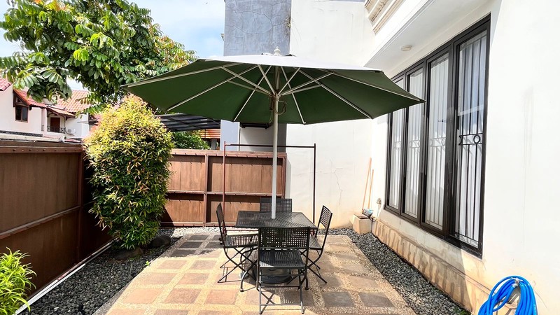 Rumah Siap Huni dengan Hunian Nyaman dan Asri di Ciputat