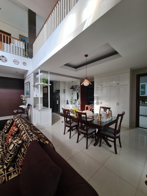 Hunian Luas dan Asri Lengkap Kolam Renang di Kawasan Premium Kemang