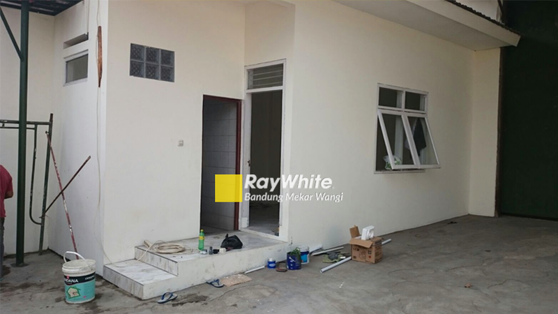 Gudang Siap Huni Strategis Cibolerang