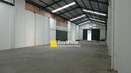 Gudang Siap Huni Strategis Cibolerang