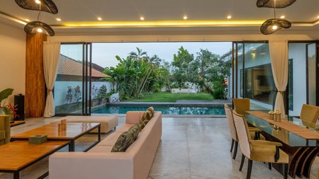 FOR SALE - LEASEHOLD - Generous Family Villa with Huge Garden, 15m Pool & Extendable Lease in Kerobokan, BALI