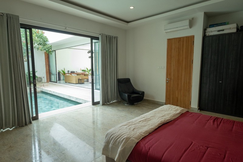 FOR SALE - LEASEHOLD - Generous Family Villa with Huge Garden, 15m Pool & Extendable Lease in Kerobokan, BALI