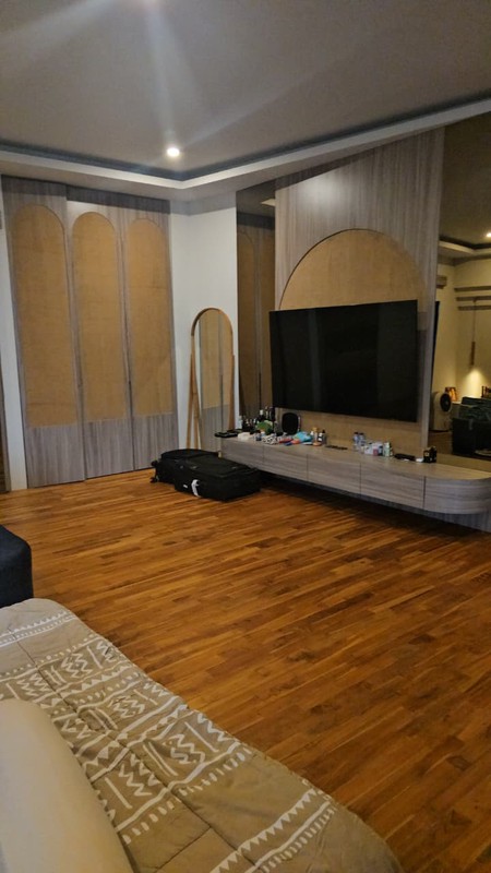 FOR SALE - LEASEHOLD - Brand New Villa with Huge Garden and Pool in between Kerobokan and Canggu, BALI