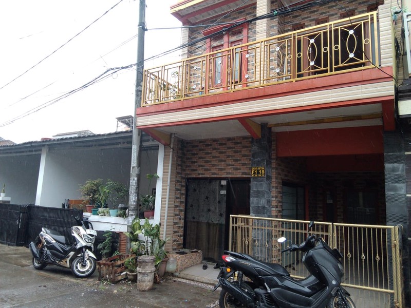 Rumah 3 lantai di kawasan Cinunuk Cileunyi