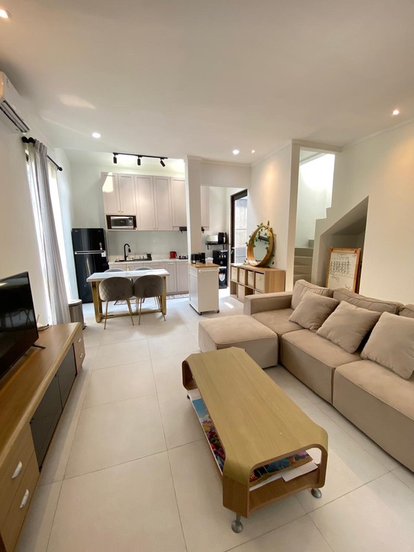 Rumah 2 Lantai Siap Huni dengan Hunian Nyaman dan Asri @Graha Raya