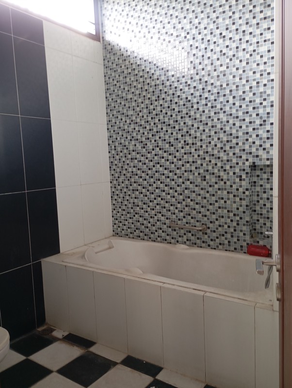 rumah ada kolam renang di jalan gajah mada bandar lampung