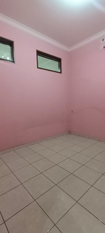 Ruko 3,5 Lantai di Taman Kopo Indah Bandung