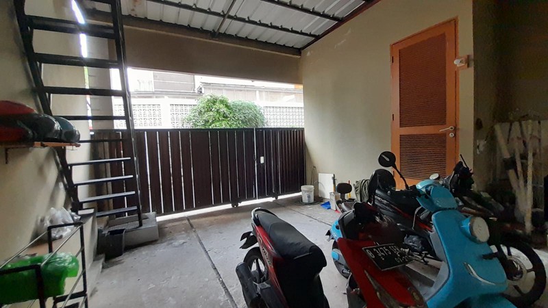 Rumah 2 Lantai Lokasi Menteng Atas Selatan - Setiabudi Jaksel