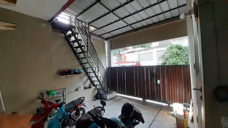 Rumah 2 Lantai Lokasi Menteng Atas Selatan - Setiabudi Jaksel