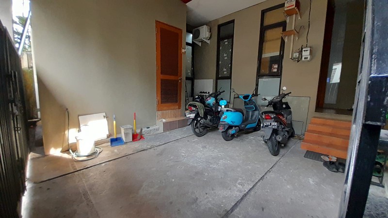 Rumah 2 Lantai Lokasi Menteng Atas Selatan - Setiabudi Jaksel