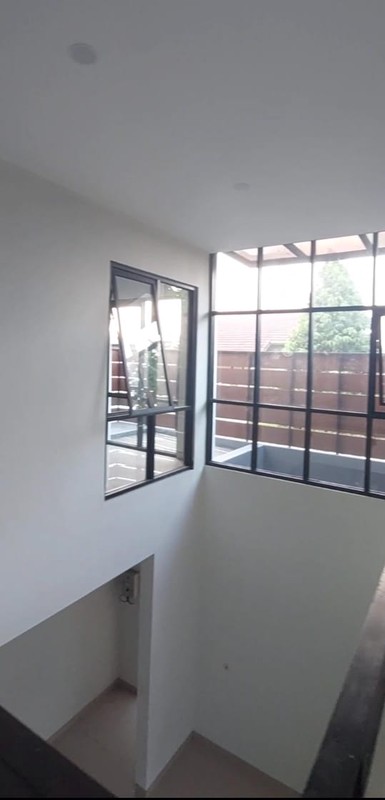 Rumah Megah Taman Holis Indah 2