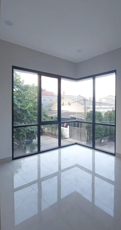 Rumah Megah Taman Holis Indah 2