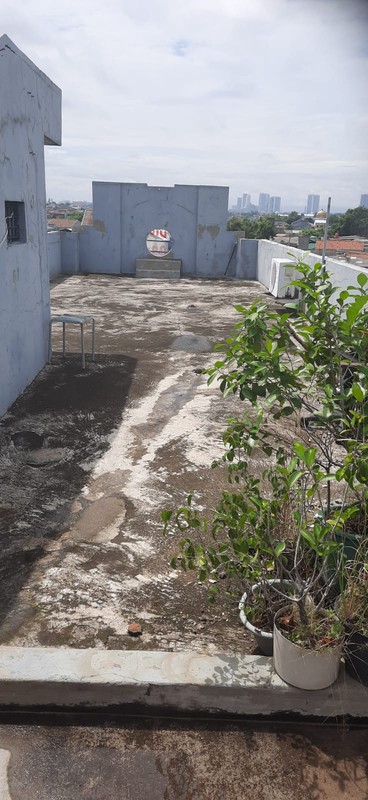 Disewakan Ruko di JL. Gatot Subroto - Cimone Tangerang 