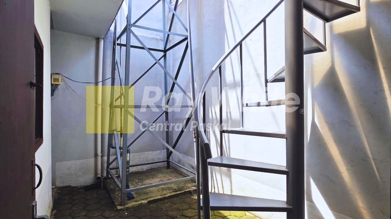 Rumah Tinggal Terawat di Tengah Kota Bandung