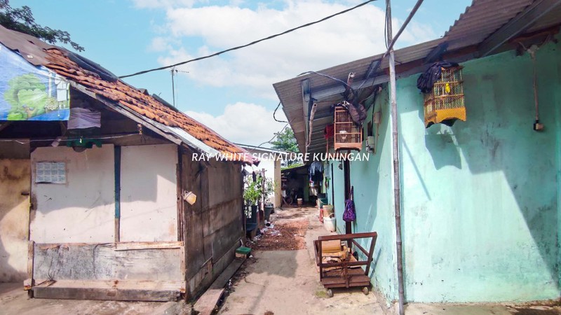 Tanah Kavling dan Rumah Kontrakan di Jalan Flamboyan 