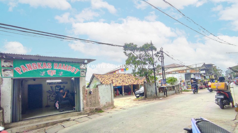 Tanah Kavling dan Rumah Kontrakan di Jalan Flamboyan 