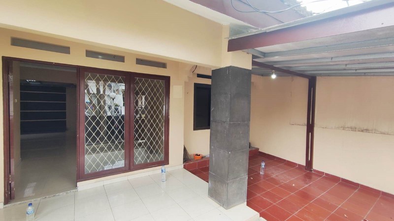 Rumah Sewa Tanah 120m2 Paling Murah di Bintarojaya Sektor 9
