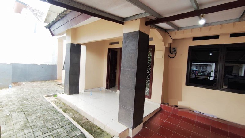 Rumah Sewa Tanah 120m2 Paling Murah di Bintarojaya Sektor 9
