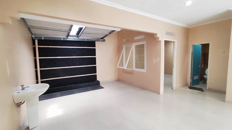 Rumah Sewa Tanah 120m2 Paling Murah di Bintarojaya Sektor 9.
