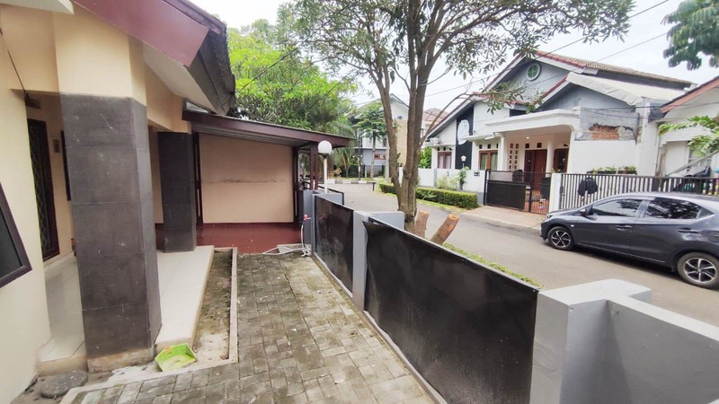 Rumah 1 lantai, lokasi strategis, bebas banjir di Bintaro Sektor 9