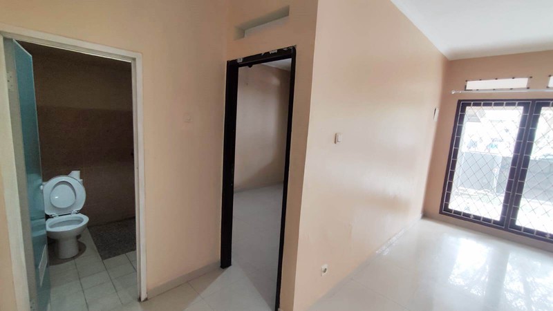 Rumah 1 lantai, lokasi strategis, bebas banjir di Bintaro Sektor 9