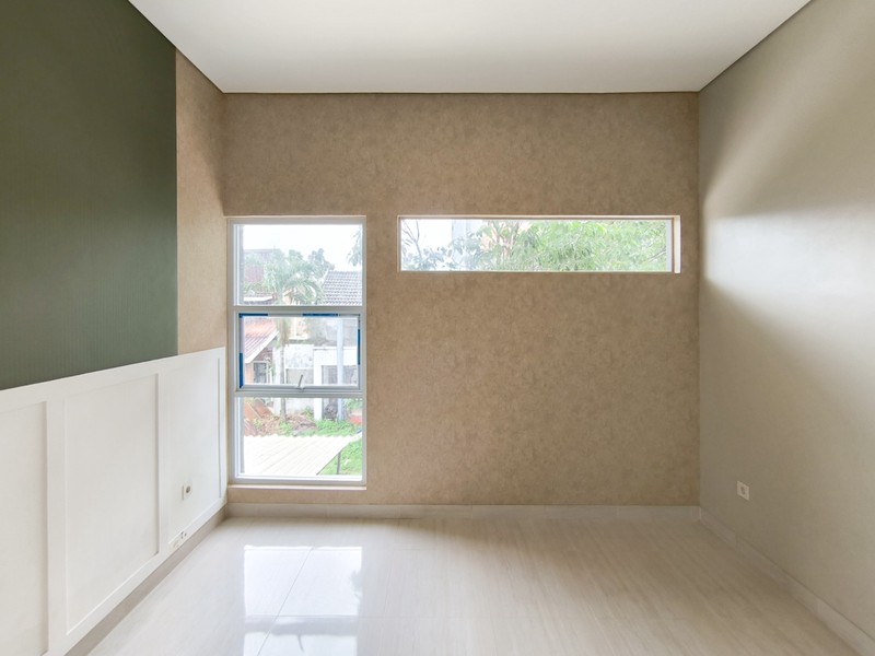 Dijual Rumah Bagus,bebas banjir di Mahagoni Park, Graha Raya Bintaro.