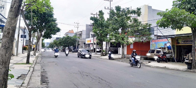Ruko di Kedungsari Surabaya Pusat, Hadap Utara, Strategis Nol Jalan Raya