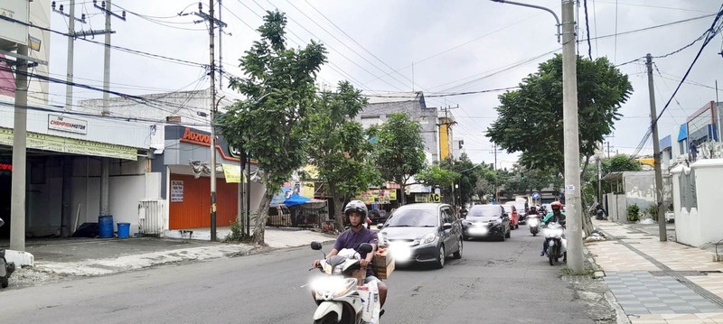 Ruko di Kedungsari Surabaya Pusat, Hadap Utara, Strategis Nol Jalan Raya