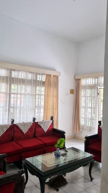 Rumah di Medokan Asri Barat Surabaya Timur, Hook/Pojokan, Dekat Kampus UPN, Tol Waru Juanda, Kawasan rumah nyaman, bebas banjir - LT -