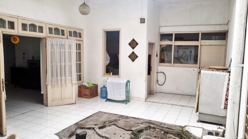 Rumah di Medokan Asri Barat Surabaya Timur, Hook/Pojokan, Dekat Kampus UPN, Tol Waru Juanda, Kawasan rumah nyaman, bebas banjir - LT -