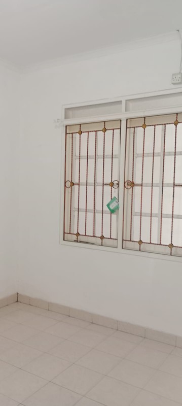 Rumah 1 Lantai Kuldesak - Ada Tanah Fasum Luas di di  Kota Wisata Cibubur 