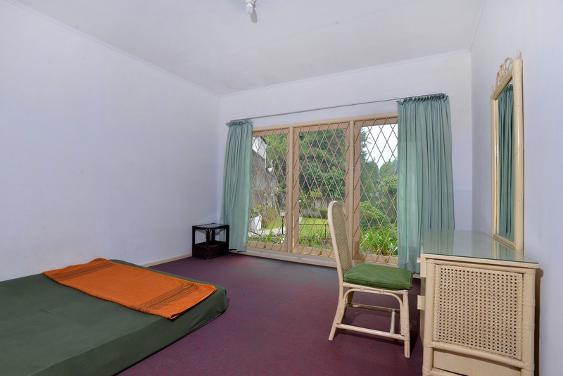 Villa Asri dengan Halaman Luas dan Lingkungan Nyaman @Cisarua Bogor.