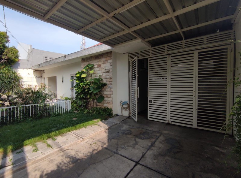 Dijual Cepat Rumah Siap Huni Tengah Kota Jalan Asem Surabaya dekat Tol