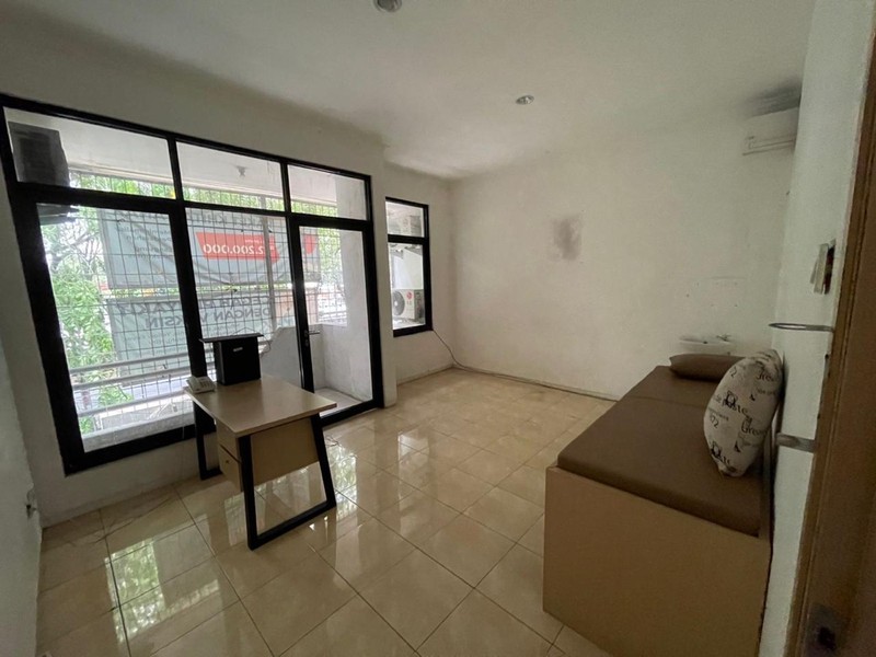 Ruko strategis , pinggir jalan raya