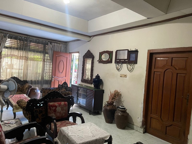 Rumah cocok untuk dibangun Kos-kosan di Otista 3, 230 m2, Strategis di Jakarta Timur 1,5 km dari Otista Raya dan jl Raya DI Panjaitan