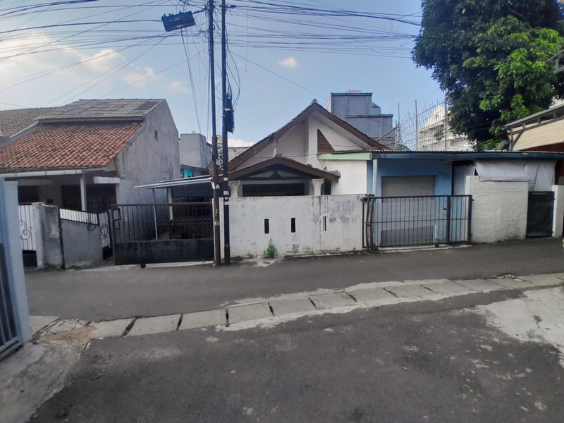  RUMAH  STRATEGIS DISEKITAR HUNIAN PREMIUM - CILANDAK BARAT, JAKARTA SELATAN