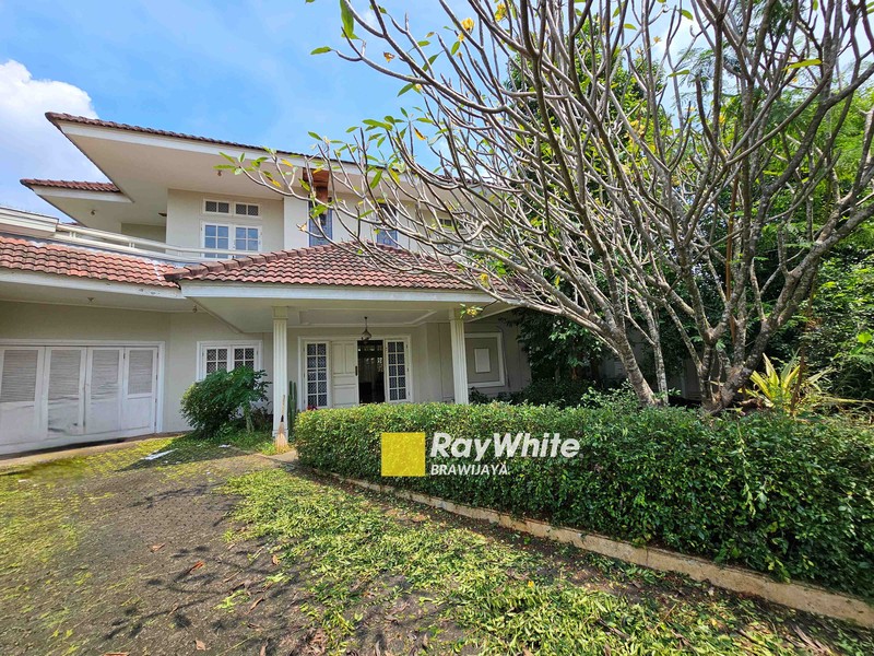 Rumah di Pangkalan Jati Golf, Depok, Jawa Barat, View Golf Court, Lokasi Super Tenang