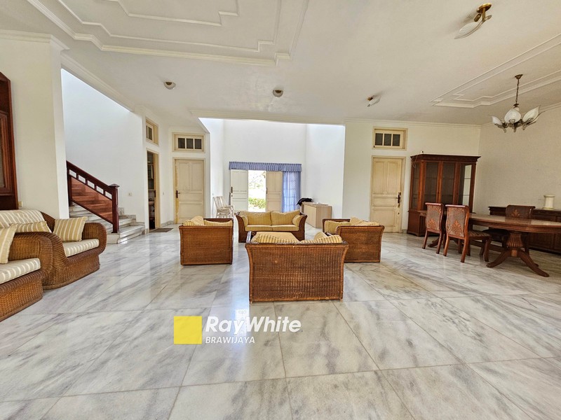 Rumah di Pangkalan Jati Golf, Depok, Jawa Barat, View Golf Court, Lokasi Super Tenang