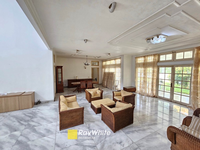 Rumah di Pangkalan Jati Golf, Depok, Jawa Barat, View Golf Court, Lokasi Super Tenang