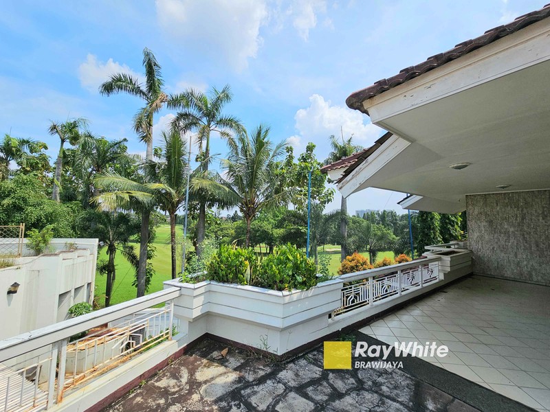 Rumah di Pangkalan Jati Golf, Depok, Jawa Barat, View Golf Court, Lokasi Super Tenang