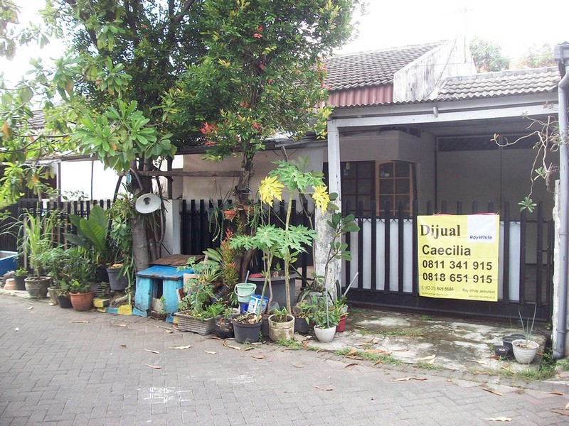 Rumah di Kutisari Indah Barat Surabaya Selatan, Bagus + Terawat, Row Jalan Lebar