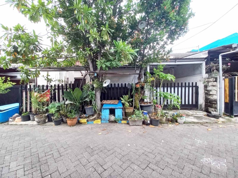 Rumah di Kutisari Indah Barat Surabaya Selatan, Bagus + Terawat, Row Jalan Lebar