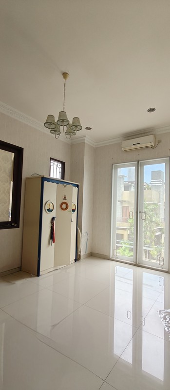 JUAL Cepat RUMAH LAGUNA REGENCY Pakuwon City 