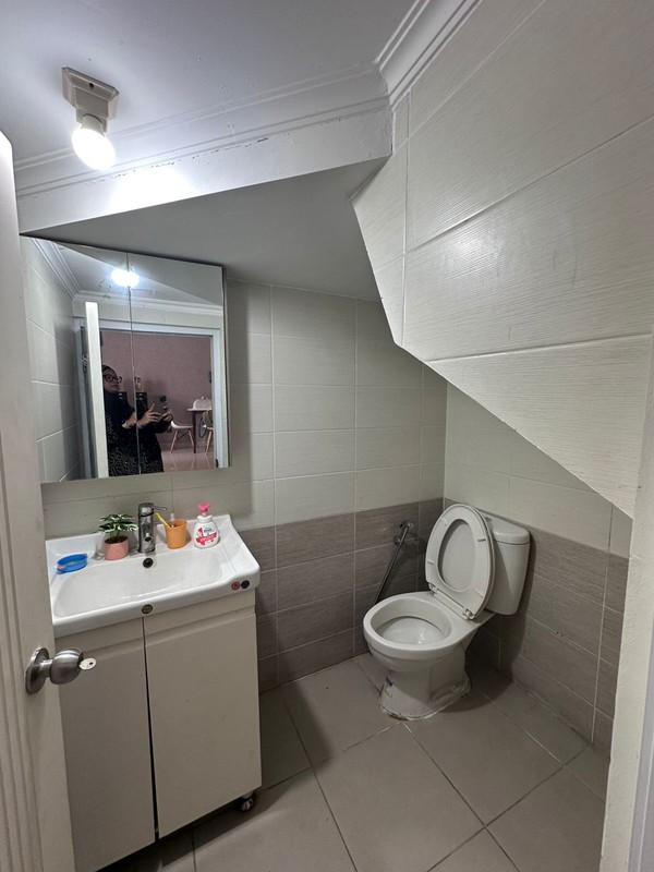 Rumah 2 Lantai Minimalis Bagus, dalam Cluster kemanan 24 Jam di bintaro