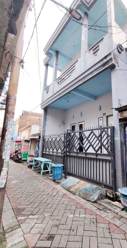 Rumah di Jl. Tuwowo Rejo, Kapas Madya Baru, TAMBAK SARI SBY timur, 2 Lantai, Siap Huni - LT -