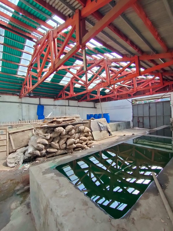 Gudang dengan halaman parkir yang luas di Moh Toha Bandung